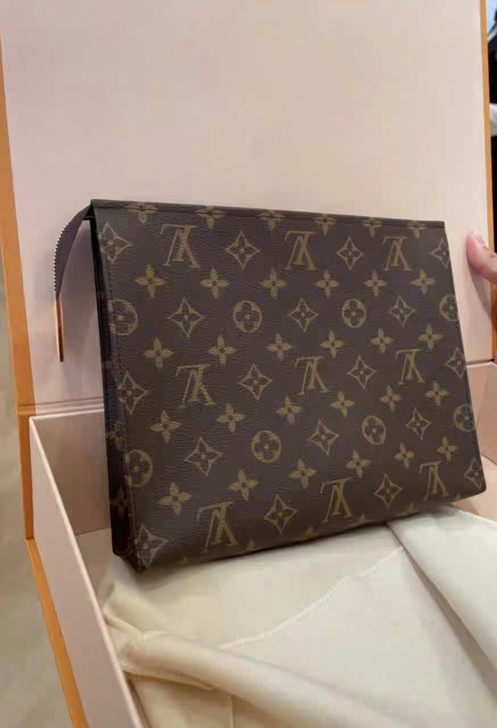 正品LV路易威登手拿包26号洗漱包盥洗包