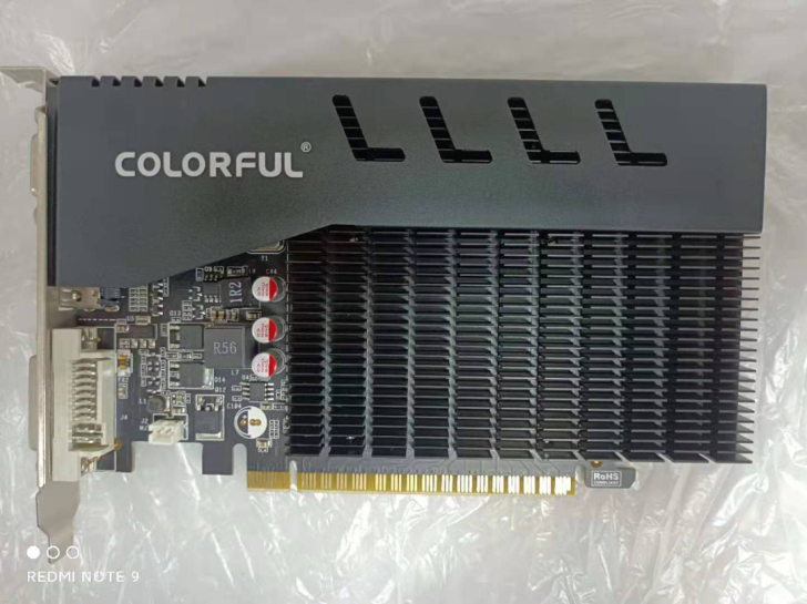 电脑显卡。型号:七彩虹GT710/冰暴鲨-...