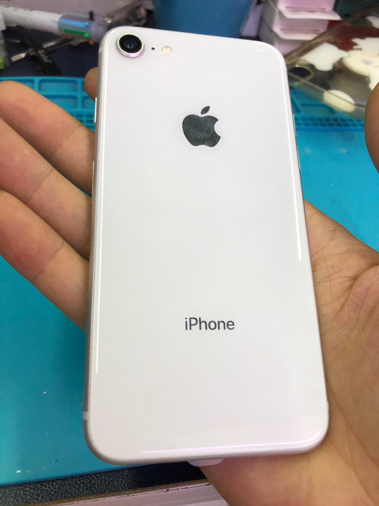 小8、64G、换过原装屏、国航靓机9.5新