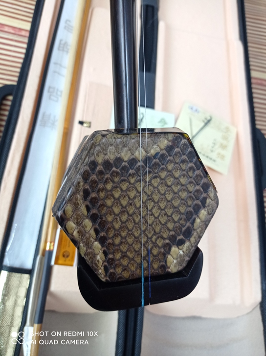 闲置的一把黑檀木二胡低价转让。托关系180...