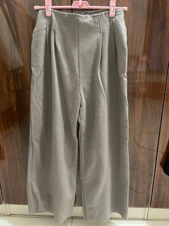灰色毛呢裤,9新
