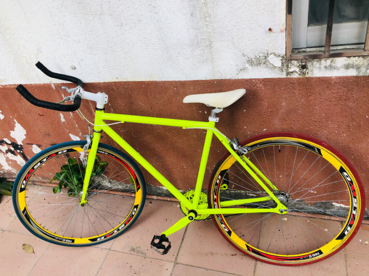 死飞公路车轮胎车型700X23骑上很顺手