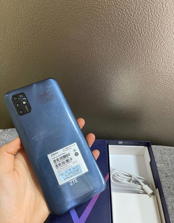 中兴blade v2020 smart手机...