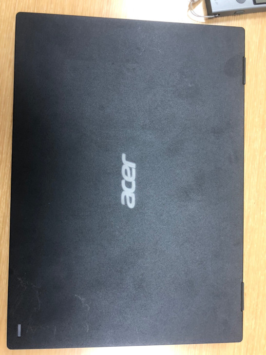 宏基笔记本。几乎全新。有4台。半价处理