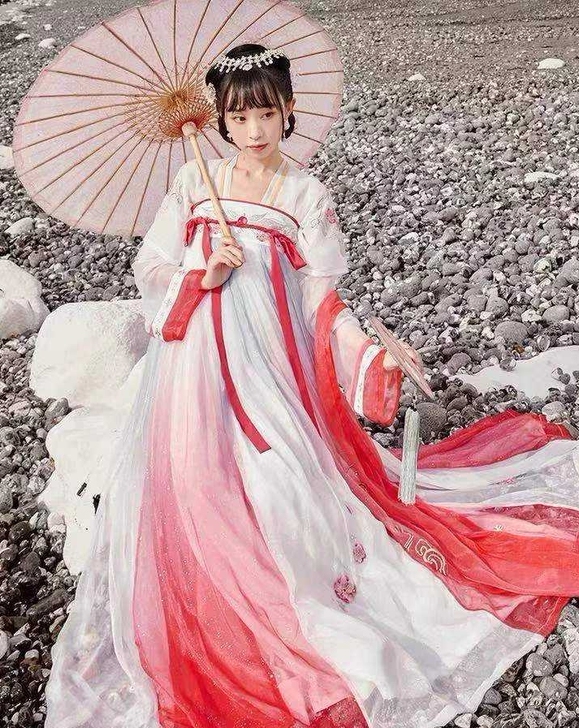 毕业急出汉服,可以单出,价格列表有,也可以...