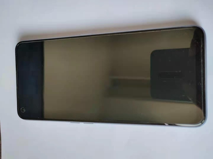 Realme v15 8+128 全新几乎...