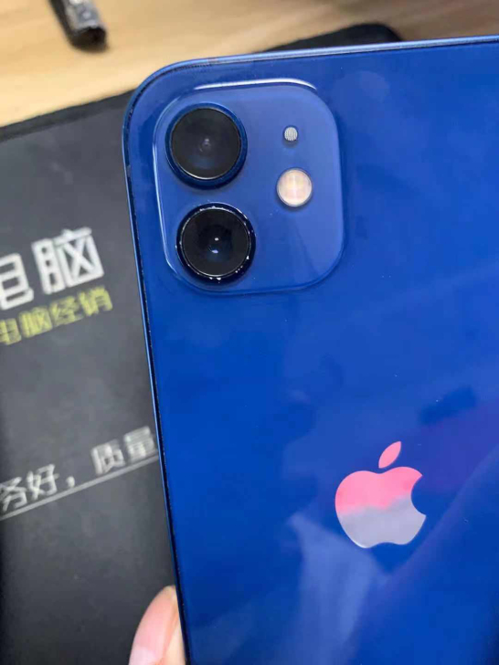 刚使用不到三个月的128g蓝色12，一颗摄...