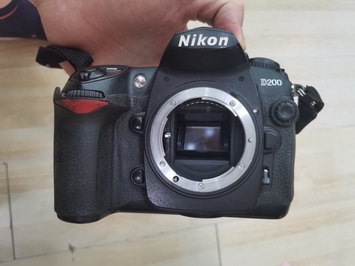 尼康D200机身