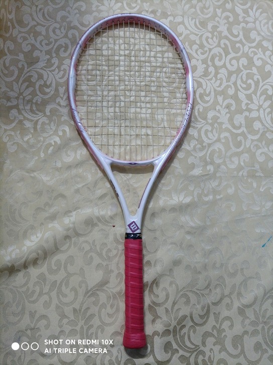 威尔胜网球拍，成色都在9新，原价200到3...