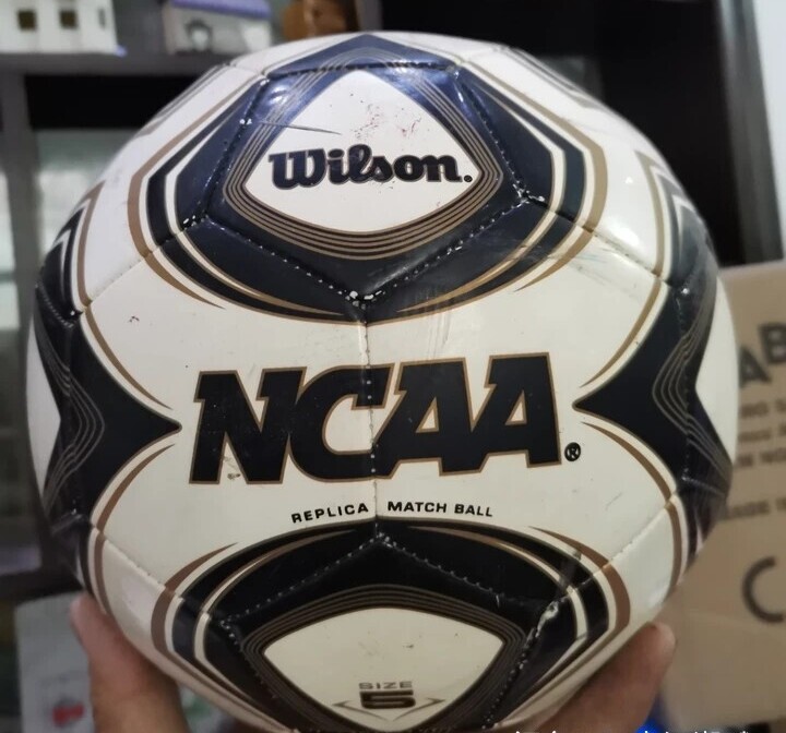 五号 威尔胜 三层 足球