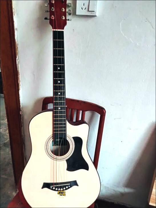 【原价690一天没用】全新吉他新手通用练习...