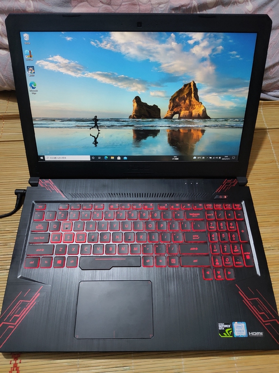 华硕飞行堡垒游戏本 fx80g i5 83...