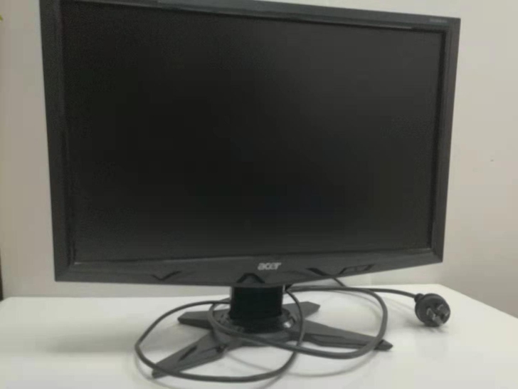闲置电脑显示器一台