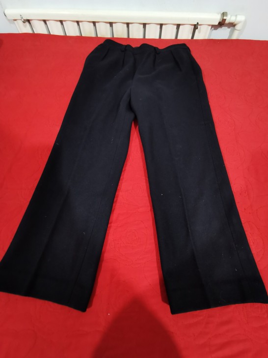 老式裤子，呢子料，八九成新，如图发货