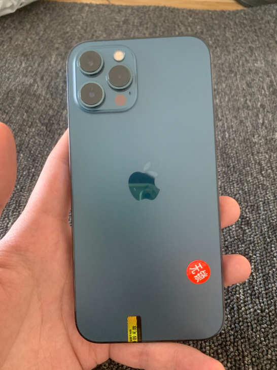 准新机充电2次iphone 12pro m...