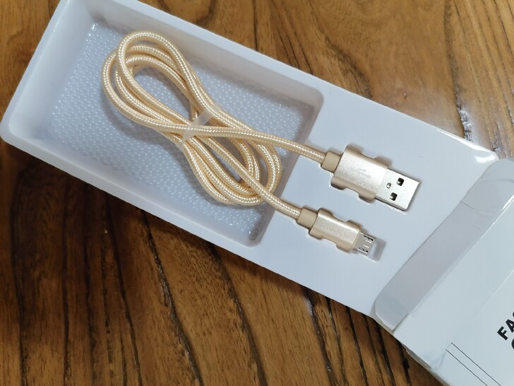 全新数据线5元，闲置转让