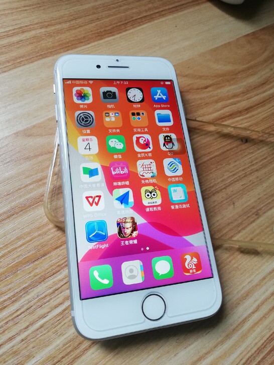 苹果8,成色9新,64g,自用机,功能正常...
