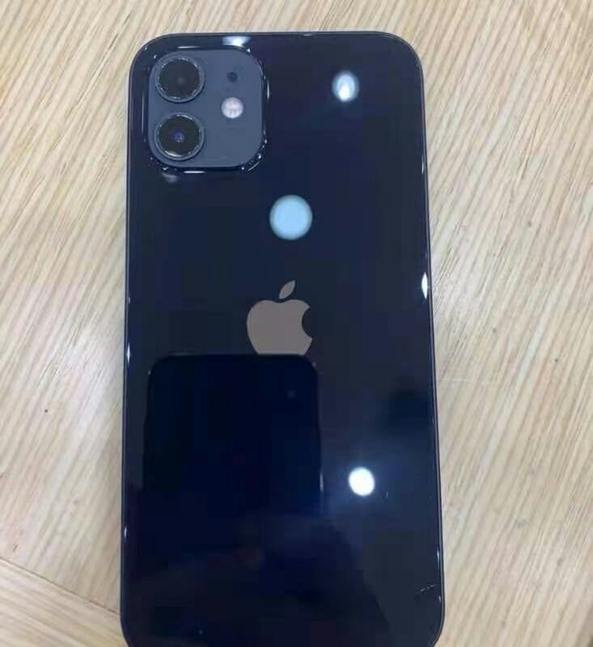 苹果12 128G 用了半年了 感觉有点小...