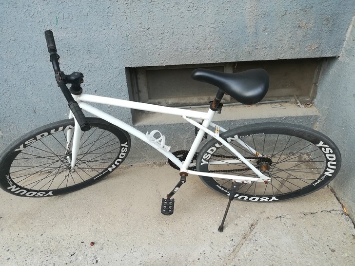 死飞自行车，闲置表面略锈，正常骑行没毛病，...