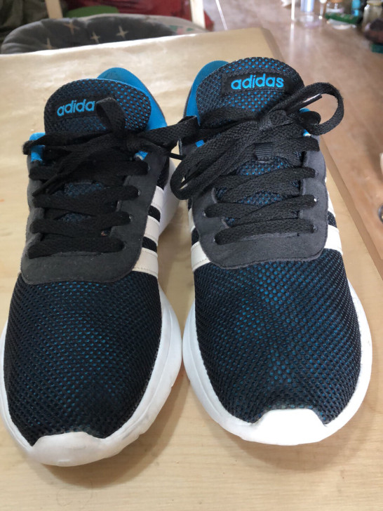 阿迪达斯网面透气跑步鞋，因出国转让给需要的...