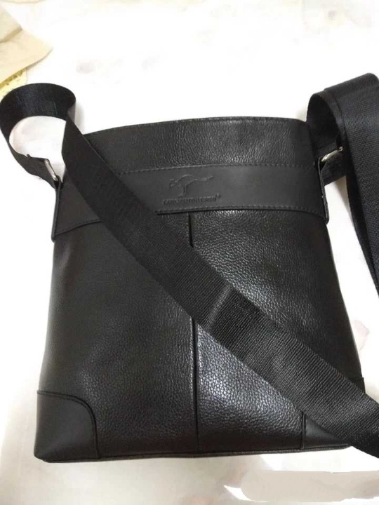 家里大搞卫生，找到了这个斜挎包，平常少用，...