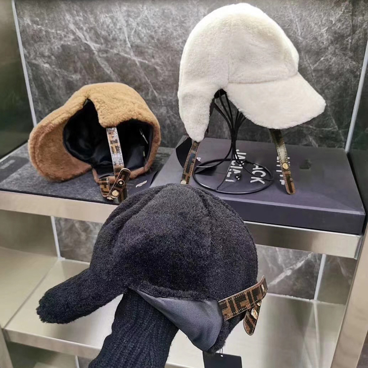 秋冬雷锋帽女休闲百搭鸭舌帽保暖护耳飞行帽羊...