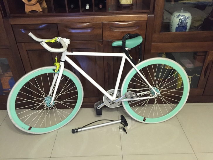 闲置死飞一辆。孩子高中上高一的时候，骑了一...