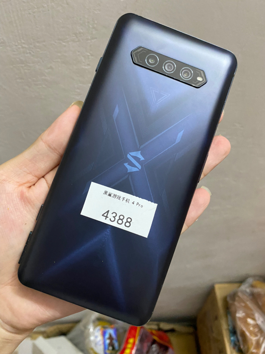 黑鲨4pro 12+256g 棱镜灰色95新