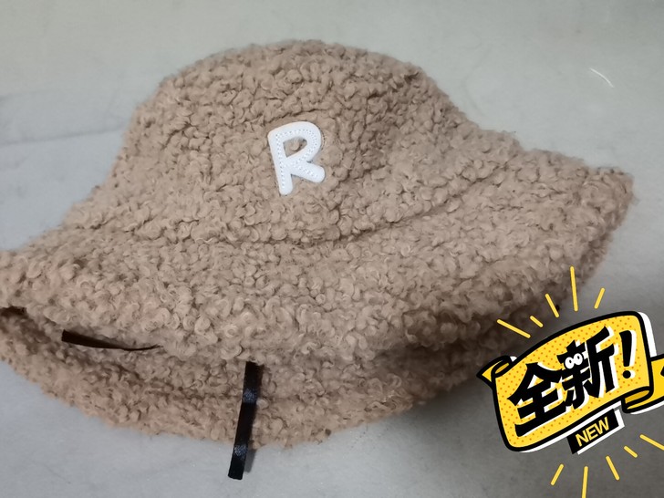 全新帽子，如图出，售出不退，没有吊牌。冬季...