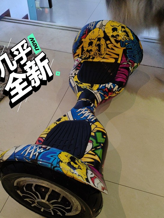 踏日平衡车两轮，大充气轮胎，耐用。声光正常...