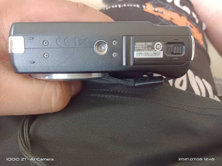 三星WB600搭载了一枚1/2.3英寸、1...