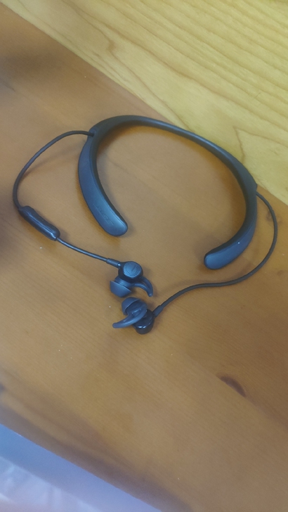 BOSE QC30，左耳爆音，音量键开裂，...