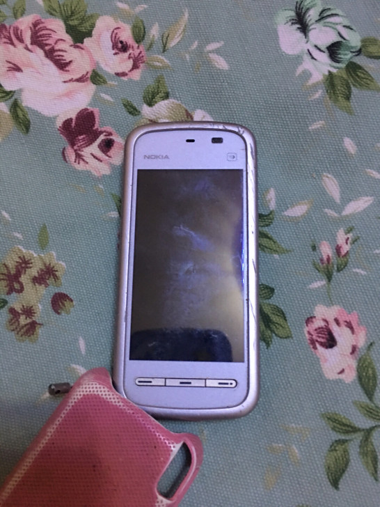 诺基亚手机5233型号，机子正常使用，没有...