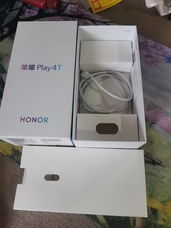 荣耀paly4t，6+64g内存，功能正常...