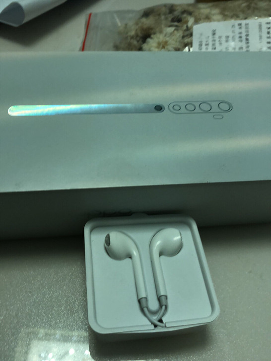 全新OPPO原封耳机 转手原因 个人无耳塞...