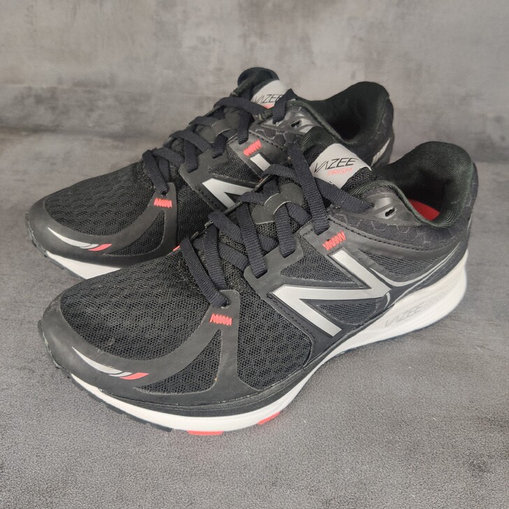 NB女子跑步鞋 新百伦正品