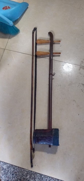 老红木二胡由于商品特殊性有问题提前沟通售出...