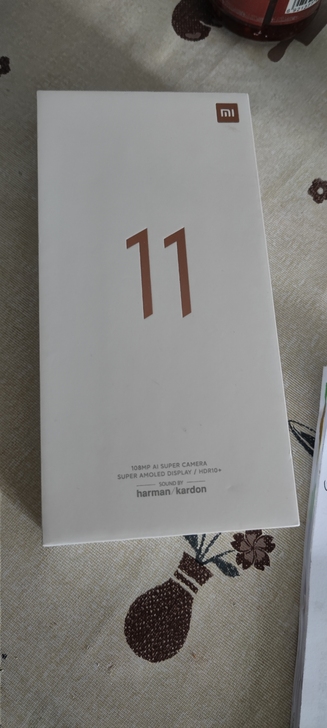 出手一台小米11,99新手机。手机使用两周...