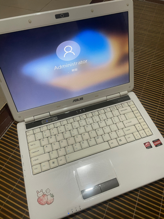 出闲置 华硕笔记本电脑 成色还可以  25...