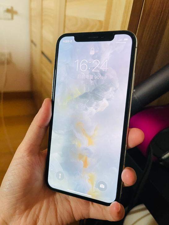 iPhone  X 8成新
