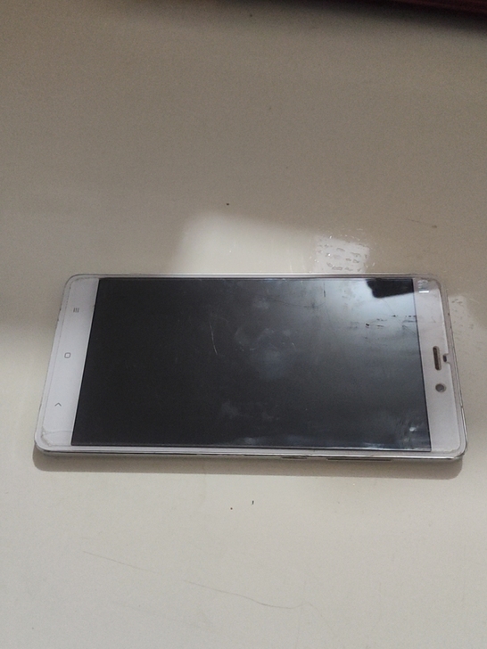 小米note保存很好，2加16的电池没有电了