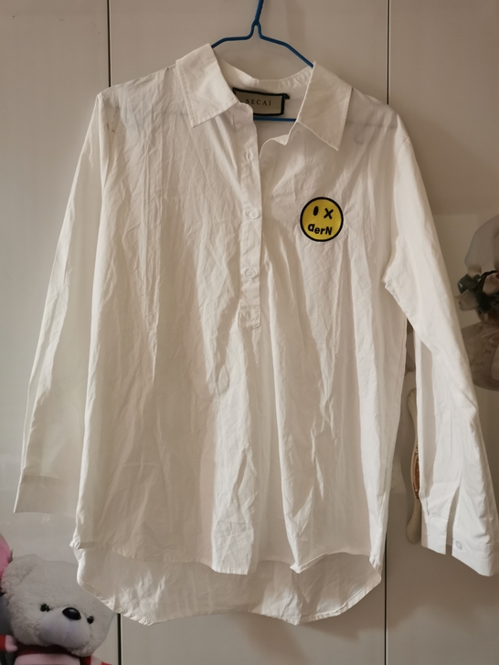 全新笑脸白色衬衣裙s码