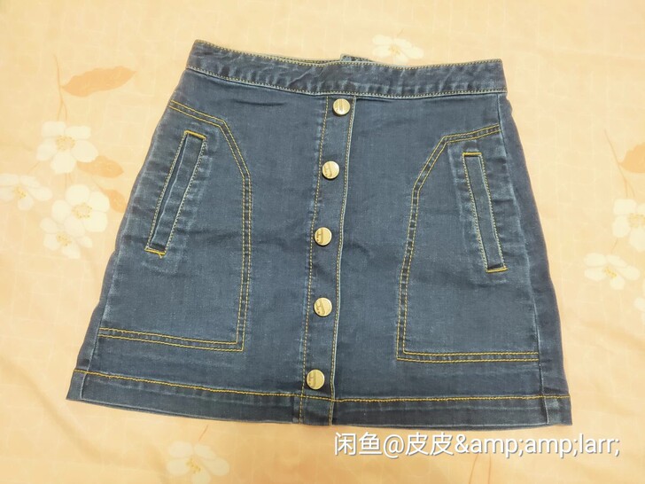 A字版牛仔裙，M码，11元包邮，偏远地区不...