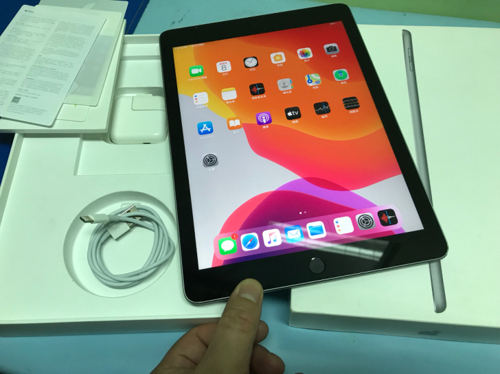 全原装iPad(2018)深空灰128GW...