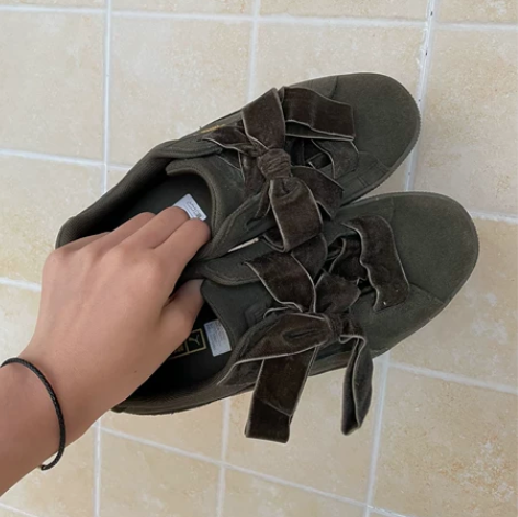 彪马大蝴蝶结鞋 在代购买的   穿过一次 ...