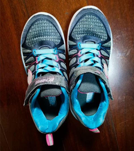 斯凯奇运动鞋 32码 六七成新 白色米奇鞋...