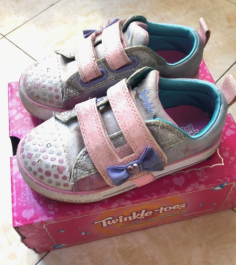 斯凯奇童鞋15码 不退不换 不议价 感兴趣...