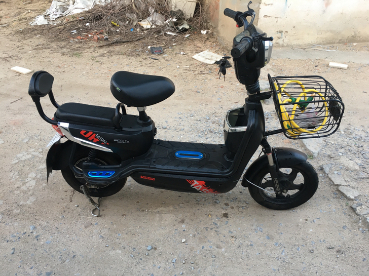 踏上电动车
