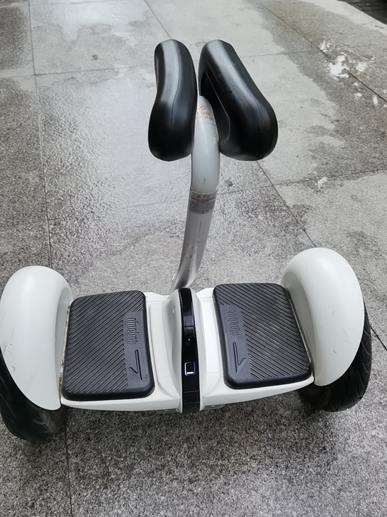 转让小米平衡车，原价一千九百九十九元，离开...