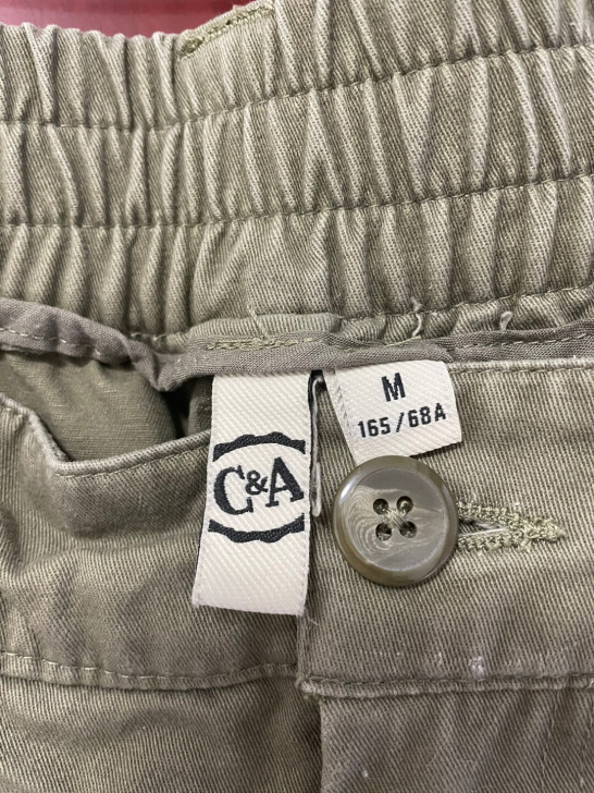 C##amp；amp；A工装裤店内入 穿1...